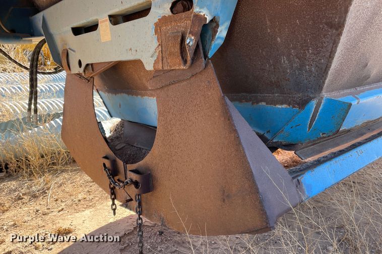 image for item DN0221 2001 Midland MG40MC2000  bottom dump trailer