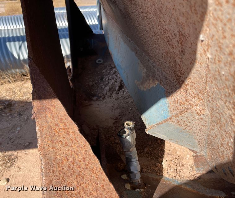 image for item DN0221 2001 Midland MG40MC2000  bottom dump trailer