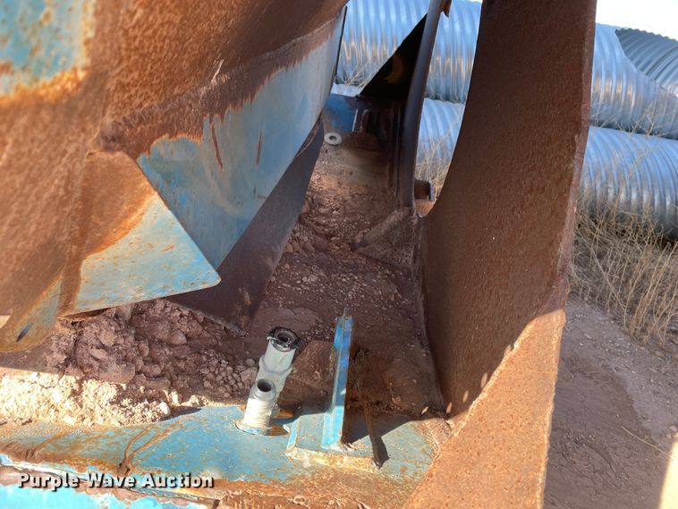 image for item DN0221 2001 Midland MG40MC2000  bottom dump trailer