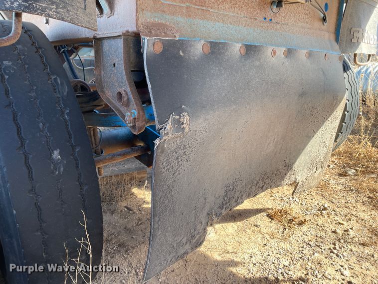 image for item DN0221 2001 Midland MG40MC2000  bottom dump trailer