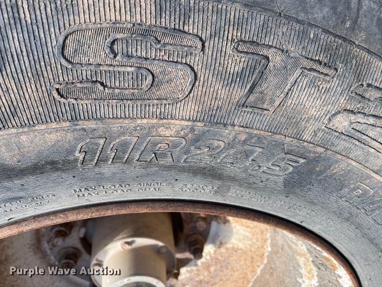 image for item DN0221 2001 Midland MG40MC2000  bottom dump trailer