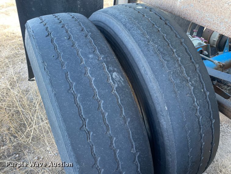 image for item DN0221 2001 Midland MG40MC2000  bottom dump trailer