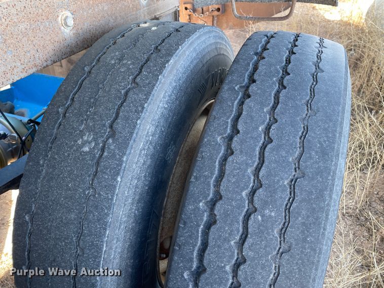 image for item DN0221 2001 Midland MG40MC2000  bottom dump trailer