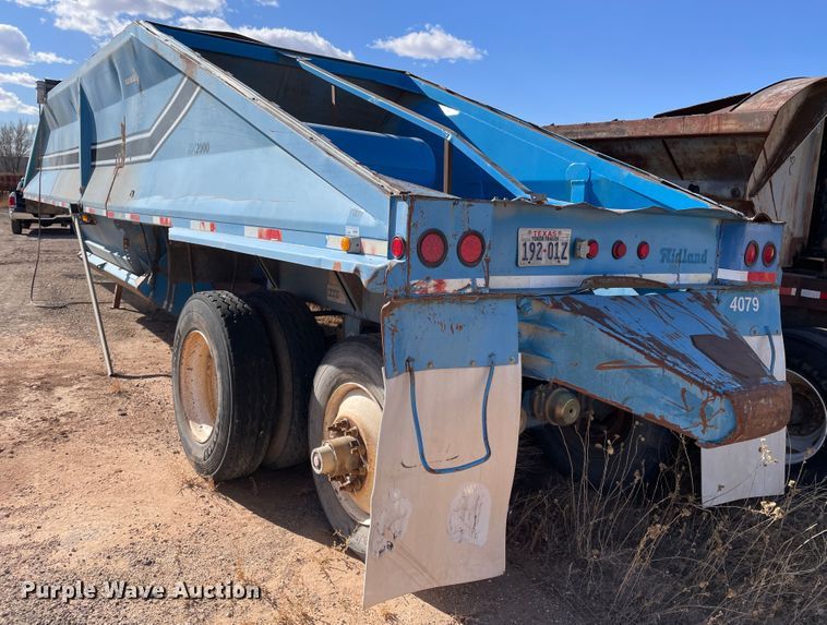 image for item DN0222 2001 Midland MG40MC2000  bottom dump trailer