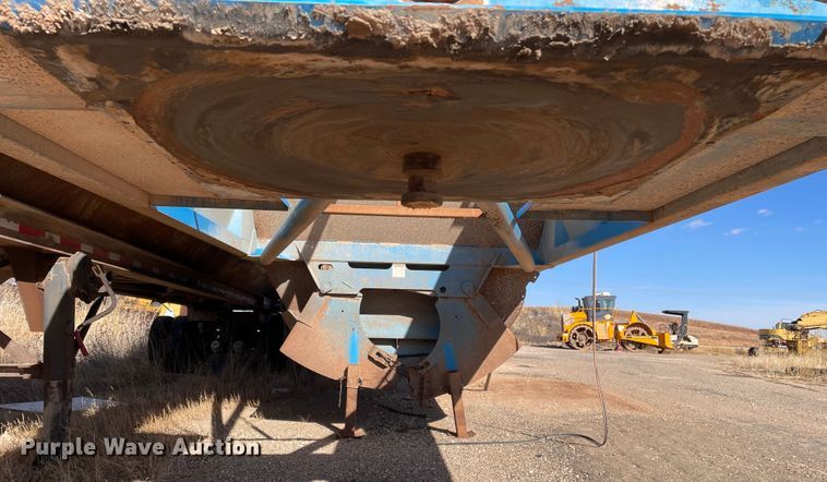 image for item DN0222 2001 Midland MG40MC2000  bottom dump trailer