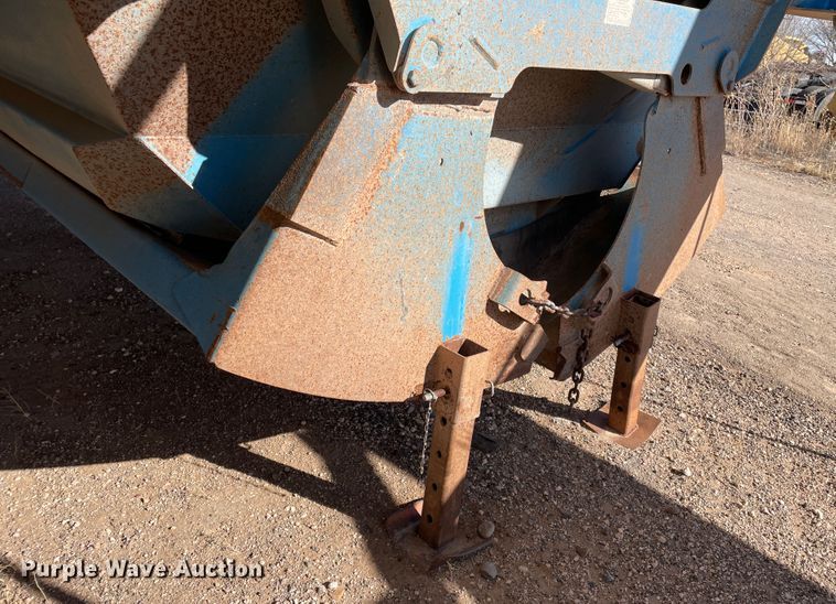 image for item DN0222 2001 Midland MG40MC2000  bottom dump trailer