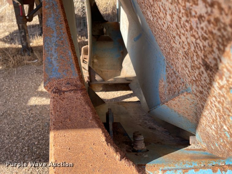 image for item DN0222 2001 Midland MG40MC2000  bottom dump trailer