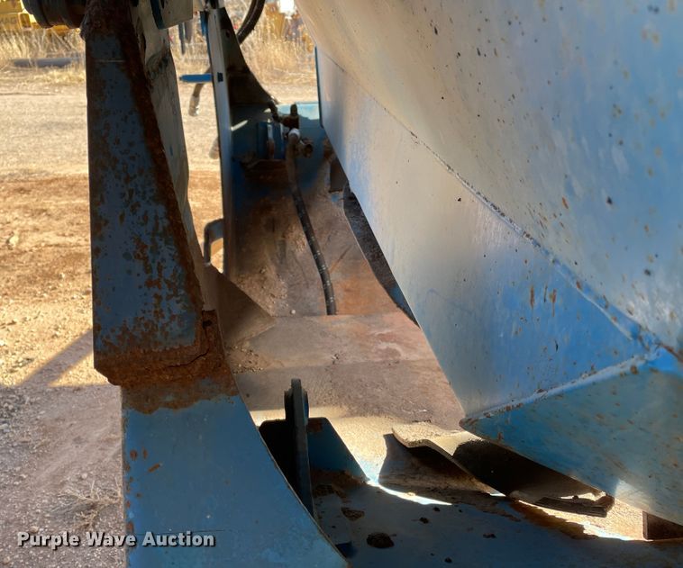 image for item DN0222 2001 Midland MG40MC2000  bottom dump trailer