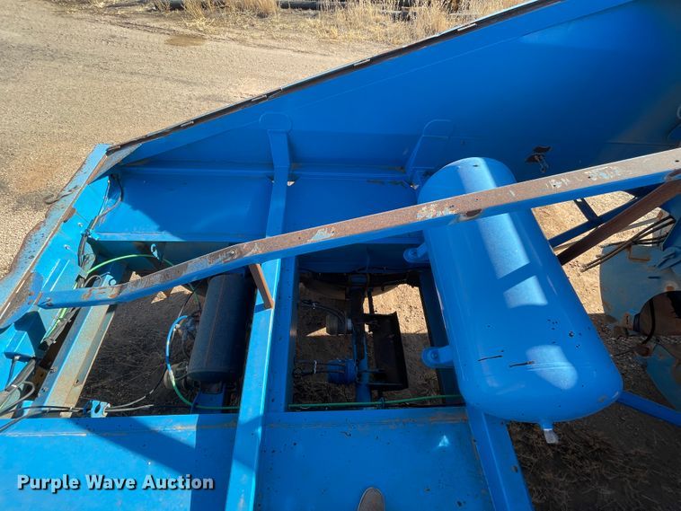 image for item DN0222 2001 Midland MG40MC2000  bottom dump trailer