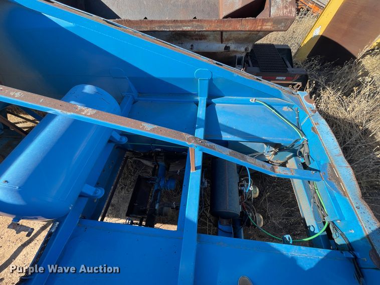 image for item DN0222 2001 Midland MG40MC2000  bottom dump trailer