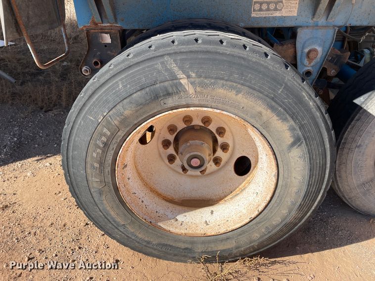 image for item DN0222 2001 Midland MG40MC2000  bottom dump trailer