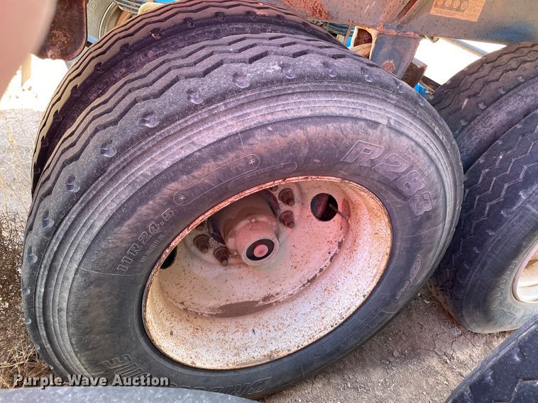 image for item DN0222 2001 Midland MG40MC2000  bottom dump trailer