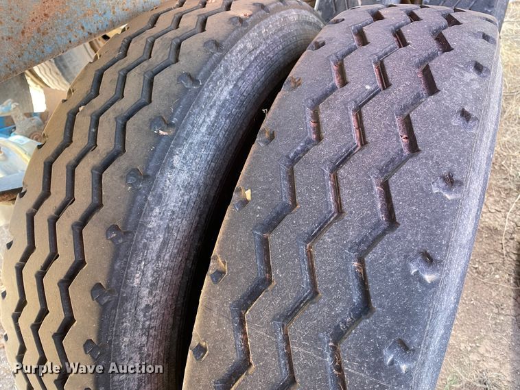 image for item DN0222 2001 Midland MG40MC2000  bottom dump trailer