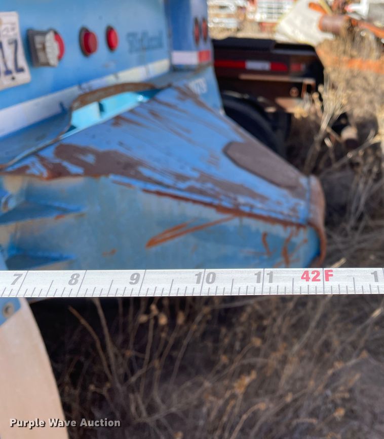 image for item DN0222 2001 Midland MG40MC2000  bottom dump trailer