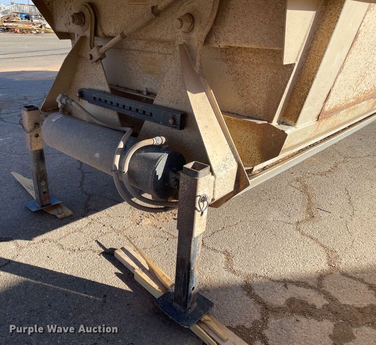 image for item DN0223 2012 CTS BDT-40  bottom dump trailer