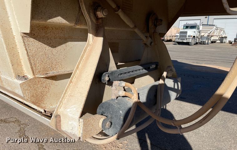 image for item DN0223 2012 CTS BDT-40  bottom dump trailer