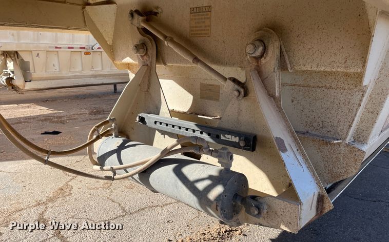 image for item DN0223 2012 CTS BDT-40  bottom dump trailer