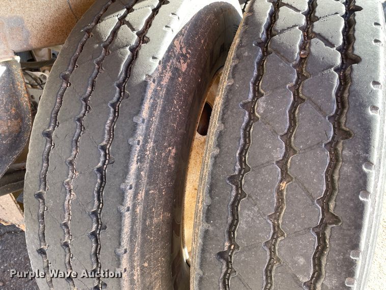 image for item DN0223 2012 CTS BDT-40  bottom dump trailer