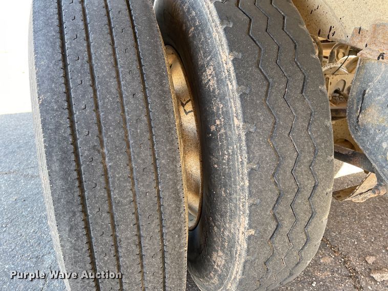 image for item DN0223 2012 CTS BDT-40  bottom dump trailer