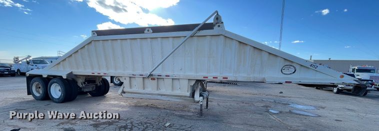 image for item DN0224 2008 CTS BDT-40  bottom dump trailer