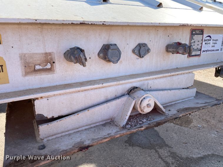 image for item DN0224 2008 CTS BDT-40  bottom dump trailer