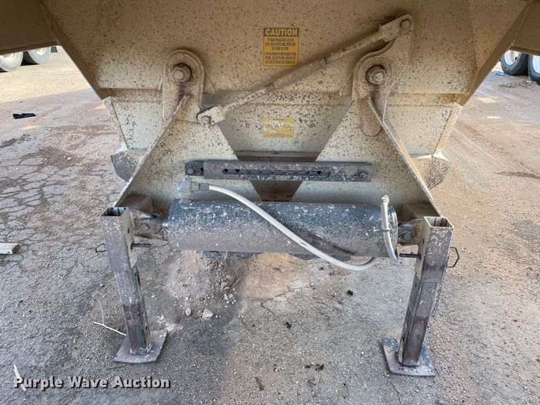 image for item DN0224 2008 CTS BDT-40  bottom dump trailer