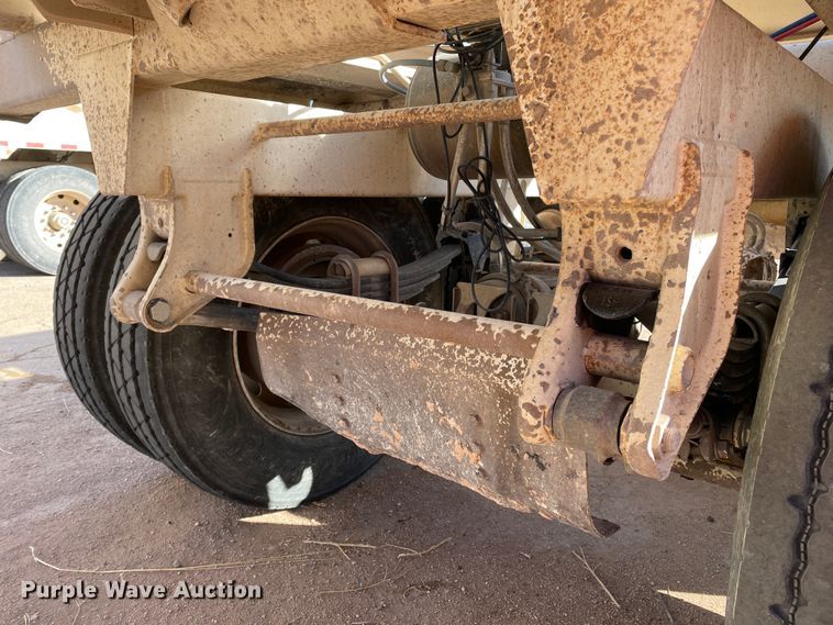 image for item DN0224 2008 CTS BDT-40  bottom dump trailer