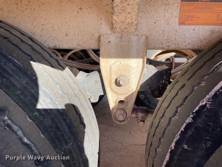 image for item DN0224 2008 CTS BDT-40  bottom dump trailer