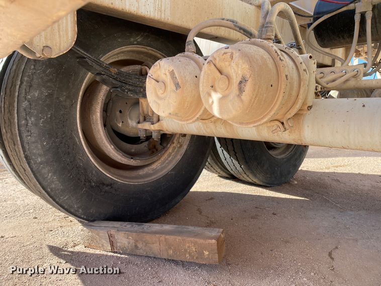 image for item DN0224 2008 CTS BDT-40  bottom dump trailer