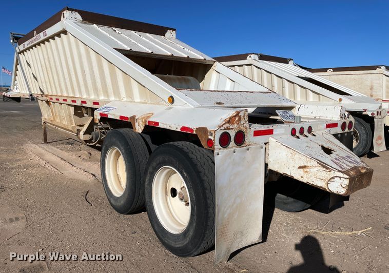 image for item DN0225 2008 CTS BDT-40  bottom dump trailer