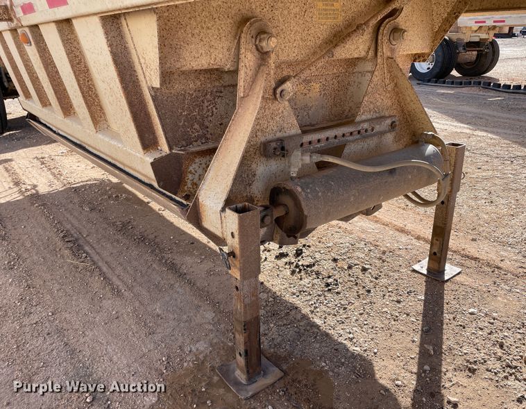 image for item DN0225 2008 CTS BDT-40  bottom dump trailer