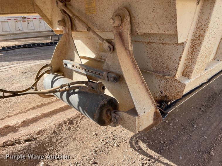 image for item DN0225 2008 CTS BDT-40  bottom dump trailer