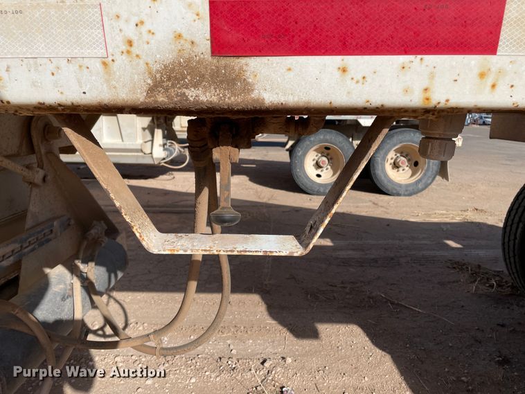 image for item DN0225 2008 CTS BDT-40  bottom dump trailer