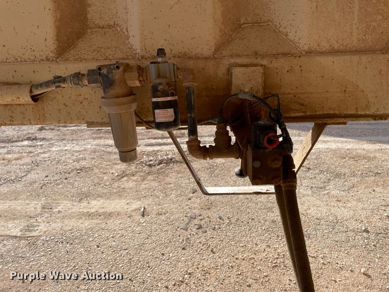 image for item DN0225 2008 CTS BDT-40  bottom dump trailer