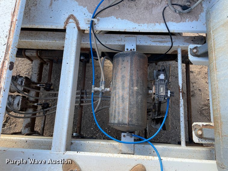 image for item DN0225 2008 CTS BDT-40  bottom dump trailer