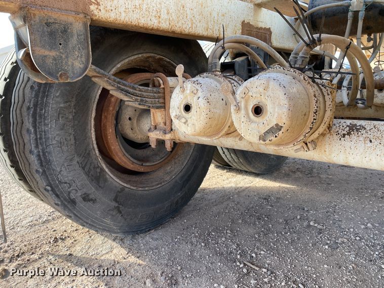 image for item DN0225 2008 CTS BDT-40  bottom dump trailer