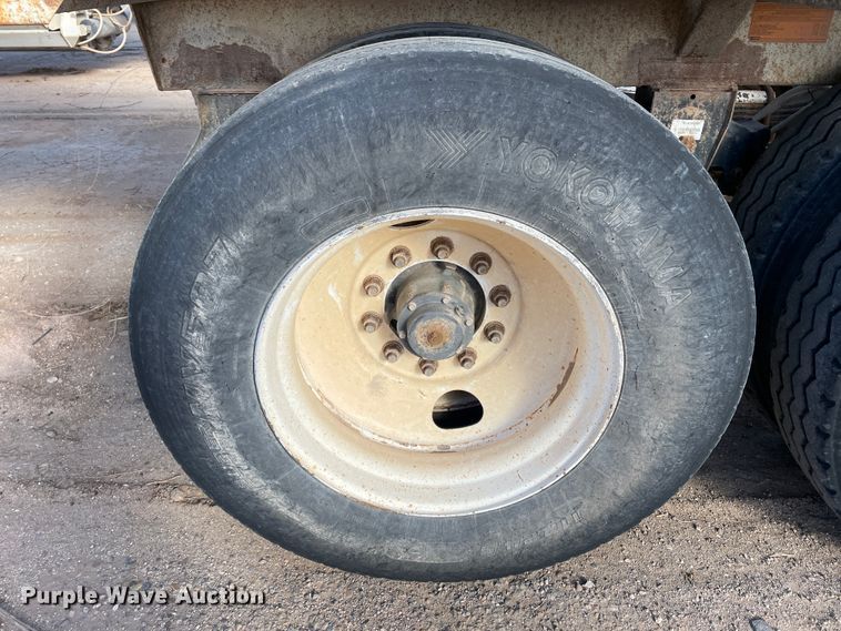 image for item DN0225 2008 CTS BDT-40  bottom dump trailer