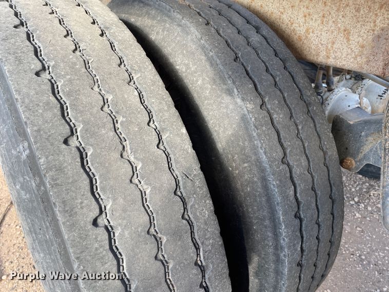 image for item DN0225 2008 CTS BDT-40  bottom dump trailer