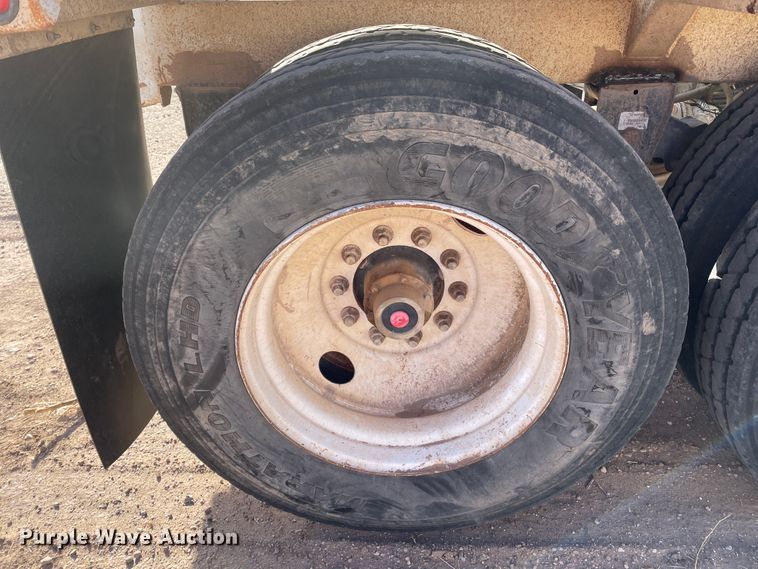 image for item DN0225 2008 CTS BDT-40  bottom dump trailer