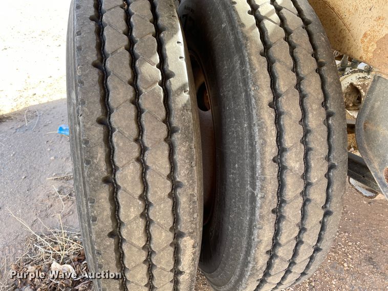 image for item DN0225 2008 CTS BDT-40  bottom dump trailer