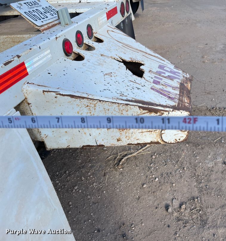 image for item DN0225 2008 CTS BDT-40  bottom dump trailer