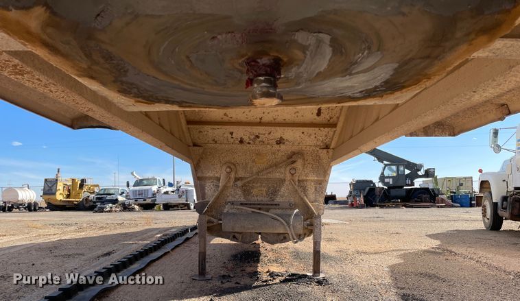 image for item DN0226 2003 CTS  bottom dump trailer