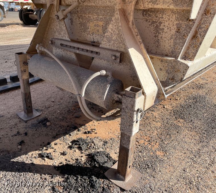 image for item DN0226 2003 CTS  bottom dump trailer