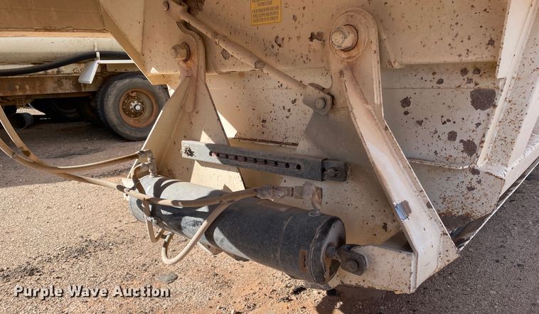 image for item DN0226 2003 CTS  bottom dump trailer