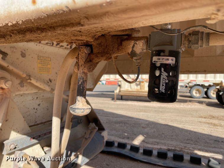 image for item DN0226 2003 CTS  bottom dump trailer