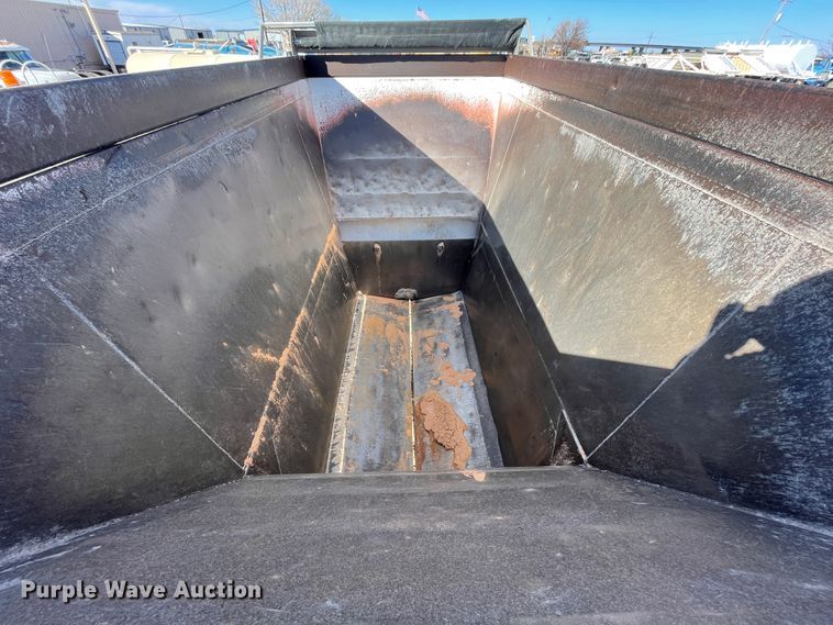 image for item DN0226 2003 CTS  bottom dump trailer