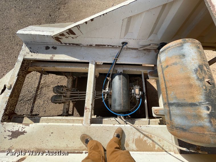 image for item DN0226 2003 CTS  bottom dump trailer