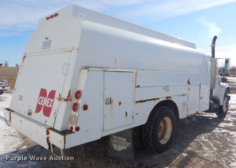 image for item DN2656 1998 International 4900  fuel truck