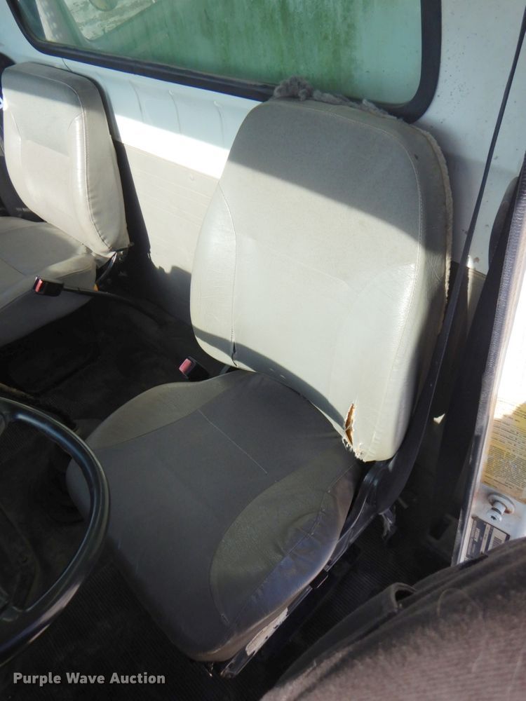 image for item DN2656 1998 International 4900  fuel truck