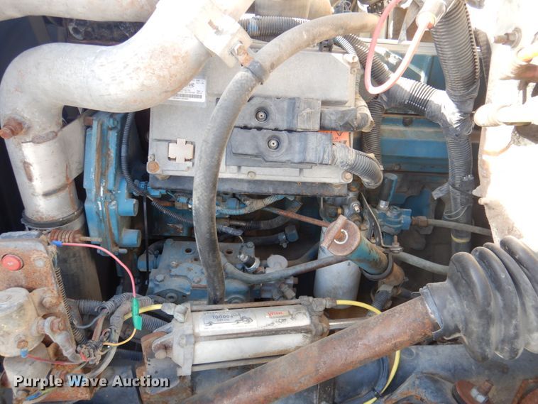 image for item DN2656 1998 International 4900  fuel truck